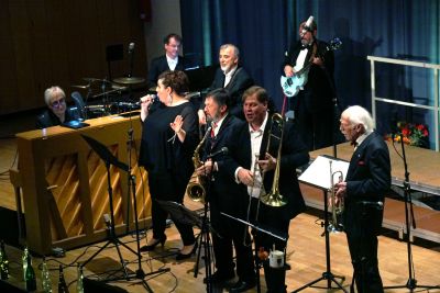 Solistin Maike Heisel mit En Haufe Leit beim Best Of Konzert des Jazzchors am 30.11.219 DSC08906 m